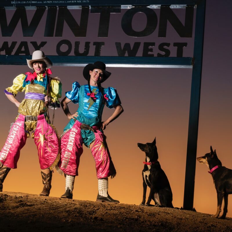 Winton sign dogs